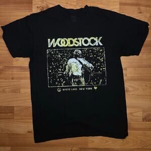 Woodstock Crowd Graphic T-Shirt Small